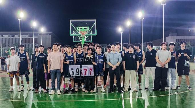 我院篮球队斩获第四届&ldquo;青春杯&rdquo;篮球赛冠军