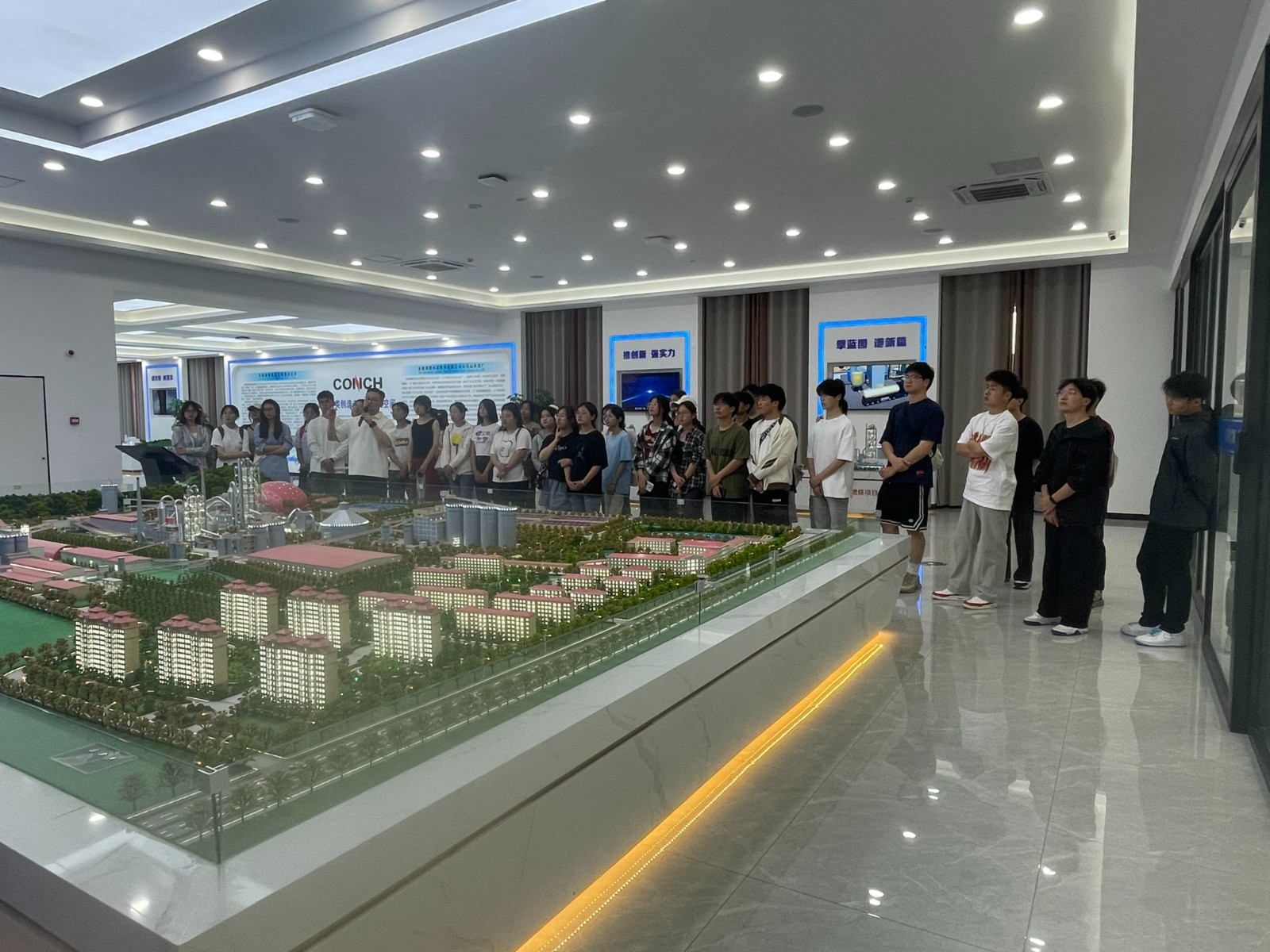 1716969515990580.jpg 1716969515990580.jpg