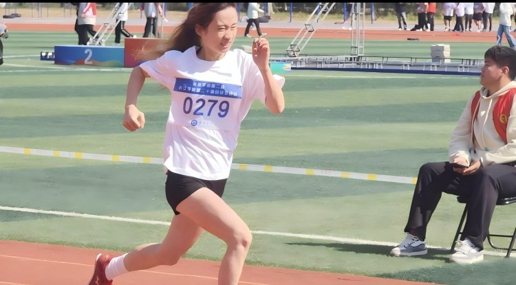 1761789506294916.jpg 4.4.jpg