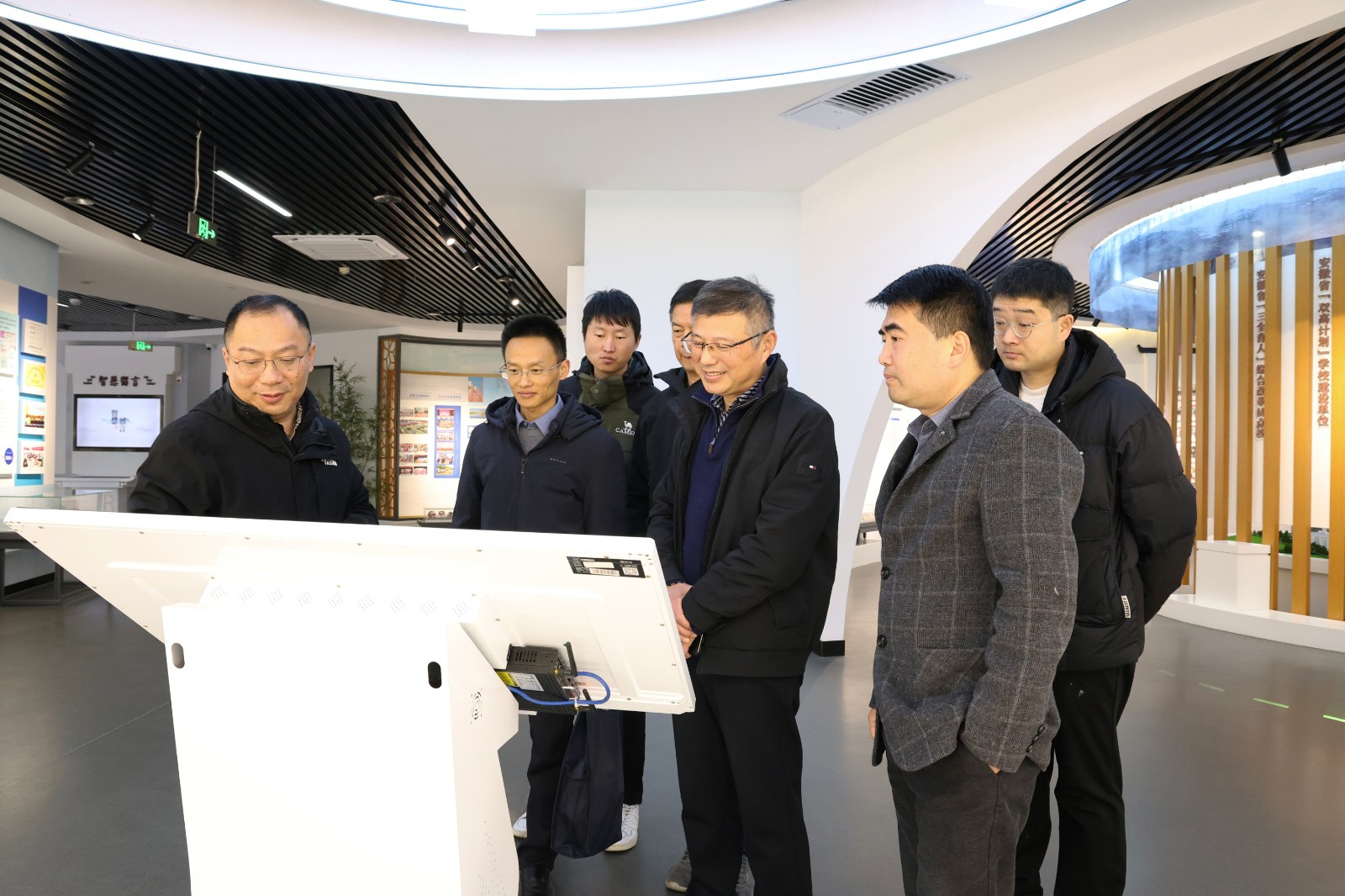 1765434744432092.jpg 1765434744432092.jpg